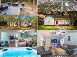 2 Nextdoor Single Family Homes Centrally Located with Private Hottub, Huge Yard, BBQ, Firepit, Yard Games, Sleeps 30