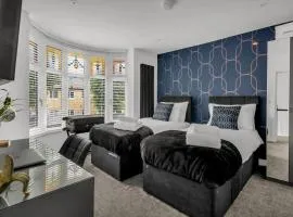 Stanley Executive 2 Bedrooms 4 Beds 2 Bathrooms