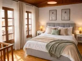 Sky House Old Town - Meno Homes 9