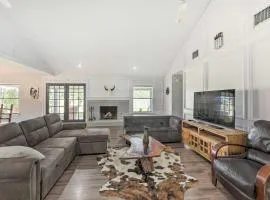 Pet-Friendly Lockhart Home with Private Yard