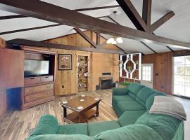 Blue Haven Retreat, hotel i McComas Beach