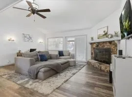 Prime Osage Beach Home, Pet-Friendly w/ Garage Near Margaritaville, Dining & Golf