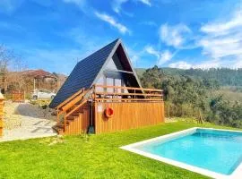 Chalés Luna in rio A-Frame Romântica no Gerês com vista Rio
