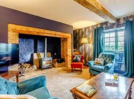 6 Bed in Milborne St. Andrew 80549