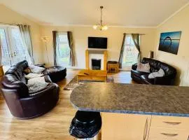 Family Friendly Lodge sleeping 5 with Hot Tub - Devon