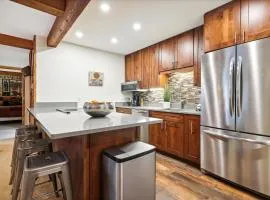 Double Eagle B12, a cozy condo in Breckenridge with stunning ski area views and a great location