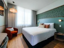 The Queens Gladstone