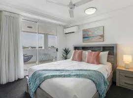 "Cairns Sky" A Central Resort-style Retreat