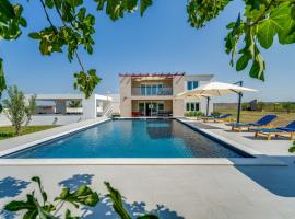 Villa Kotari in Zemunik Gornji - Haus für 10-12 Personen, hotel din Simurina