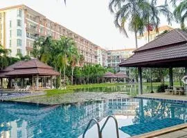 Bang Saray Lakeview Room in AD Condo