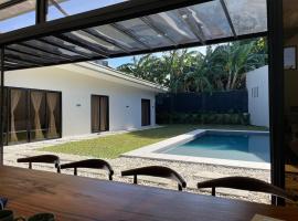 Acacia House Private Villa - Calamba, hotel u gradu Kalamba