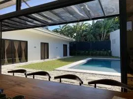 Acacia House Private Villa - Calamba