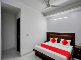 Hotel O Elite Signature, отель в городе Indirapuram