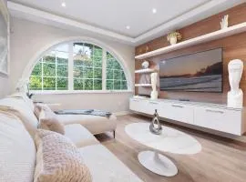 Quiet Kits Oasis. 2BR, Patio and Private Garage