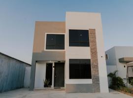 Casa en Urbanizacion La Joya - 4 habitaciones, hotel 