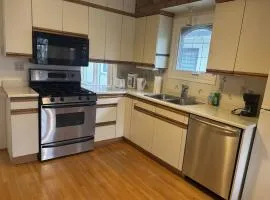 West Vancouver 3B Home Near UBC Beaches & Transit