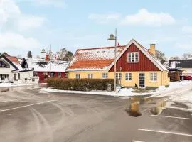 Nice Home In Løgstrup With Wifi