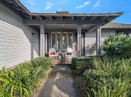 Gulf Shores में, होटल Beachclub Cottage 23 -Upscale Luxury-Privacy-2-Kings-5 minute walk to Beach