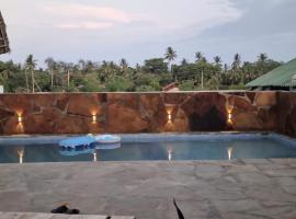 Luxurious 4-Bedroom House with Private Pool in Kikambala, Hotel in Vipingo