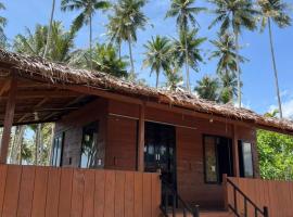 Dico Surf Point - surf lodge in Simeulue, Hotel in Lasikin
