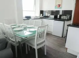 Farina No8, 3 bedroom Sea view apartment sleeping 7 guests
