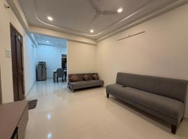 Ayushman Avenue Family-101-2BHK-AC-Massage Chair, hotel a Secunderābād