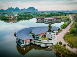 Lamori Resort & Spa, Thanh Ho&aacute;、Thanh H&oacute;aのホットタブ付きホテル