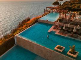 Lesante Cape - The Leading Hotels of the World, pezsgőf&uuml;rdővel rendelkező sz&aacute;lloda Akrot&iacute;riben