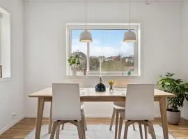 Moderne, rolig og sentral leilighet i Svolvær