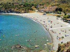 DUPLEX Vue mer Crique de Peyrefite Cerbère Banyuls, khách sạn ở Cerbère