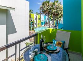 Rosarito pool & garden bar oXxo Farmacy, chỗ nghỉ tự nấu nướng ở Tijuana