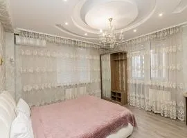 Spacious 72 m Apartment - Near Center & Hospitals - Fast WiFi - Self Check-in