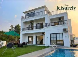 StayLeisurely Villa Corner Front, Karjat