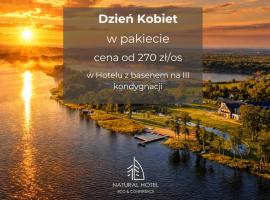 Natural Hotel przy plaży-Ostróda-basen na III kondygnacji，奧斯特魯達的飯店