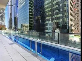 CBD River City Suites with free carpark