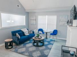 Modern Oak with 6BD-3BR Sleeps 12, hotel em Fairburn