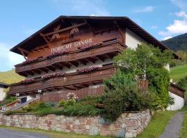 Refugium Ganahl 1136m, hotel v destinaci Tobadill