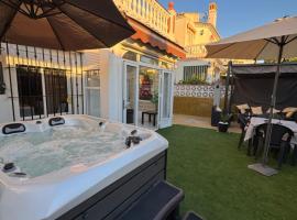 Villa Luis Cernuda - Casa 202 - Vistas - Jacuzzi - Piscina - tenis, hotel en Torrox
