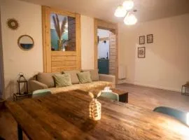 Centre Ville - appartement de caractère- baignoire Balneo