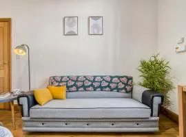 City Centre 1 Bed Flat - Short Walk to Station