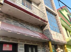 Vishawkarma Homestay, Hotel in Gajraula