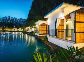 Khanong Phra에 위치한 호텔 SkyBird Lake View Resort Khaoyai