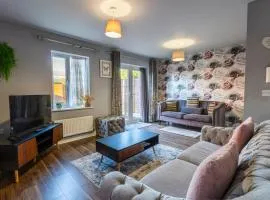 Trowbridge House Long Stays Free Parking and Wifi