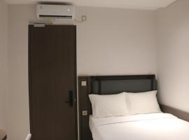 Bonorejo에 위치한 호텔 The Hanoman Serenity House by Sajiwa