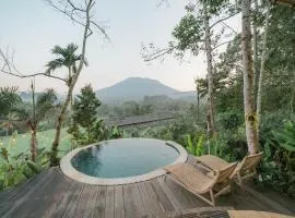 Vaylura Bali Bamboo House