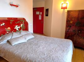 Hotel L'Astrolabe, hotel en Oloron-Sainte-Marie