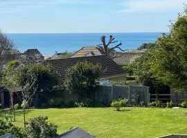 5 Bed in Bridport oc-83584