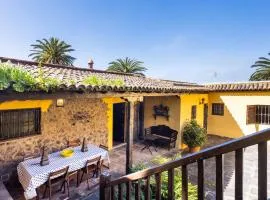 Home2Book Traditional Home with Terrace & Pool