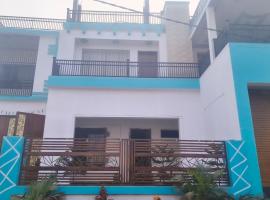 Mohit home stay:  bir otel