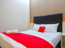 RedDoorz near Universitas Muhammadiyah Purwokerto、Kembaranのホテル